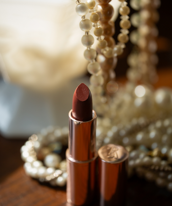Lavish Natural Lipstick - Resonance