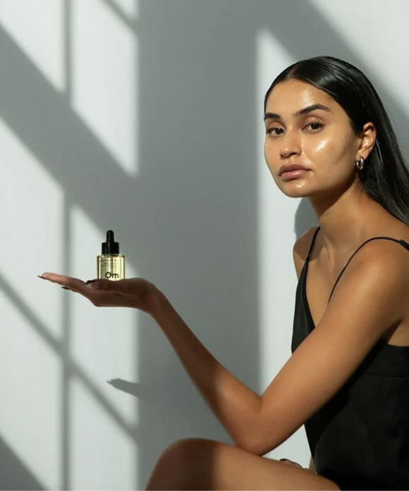 Hibiscus + Daikon Seed Protective Hair Oil - Om Organics