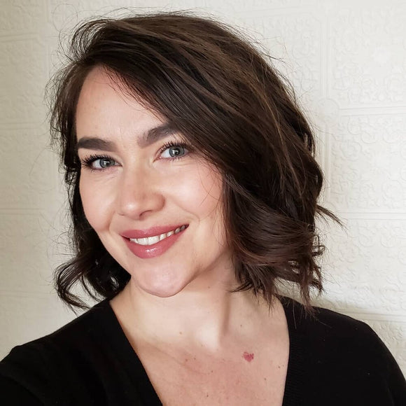 Velvet Lipstick │ 6 Shades